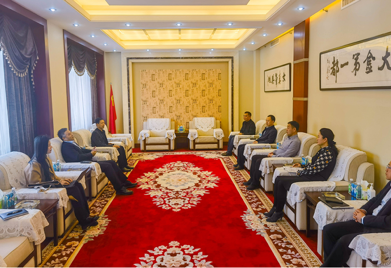 阿城區(qū)委書記孫釗接待黑龍江利如金集團(tuán)董事長劉國力一行